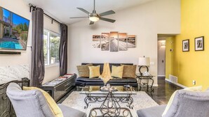 House | Living room | 45-inch flat-screen TV with digital channels, Smart TV - Padua (Palm Springs)