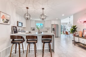 House | Private kitchen | Fridge, microwave, oven, stovetop