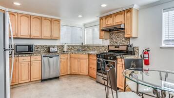 House | Private kitchen | Fridge, microwave, stovetop, dishwasher