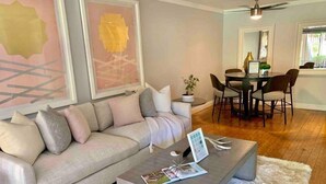 House | Living room | Flat-screen TV - Villa 110 (Palm Springs)