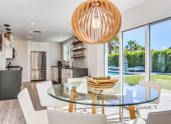 独立别墅 | 私人厨房 | 冰箱、微波炉、烤箱、炉灶