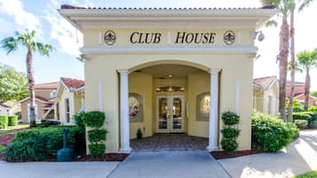 House, 5 Bedrooms | Exterior