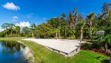 House, 5 Bedrooms | Property grounds