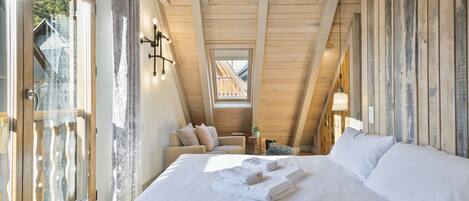 3 bedrooms, iron/ironing board, Internet, bed sheets