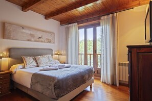 3 dormitorios, tabla de planchar con plancha, Internet y ropa de cama