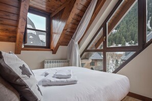 4 chambres, fer et planche à repasser, Internet gratuit, draps fournis