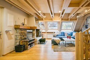 Télévision, cheminée