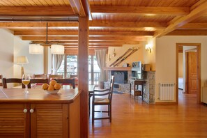 Dining - Luderna - Apartamento Dera Pincèla (Vielha)