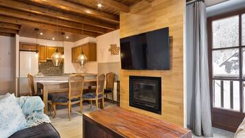 TV, fireplace