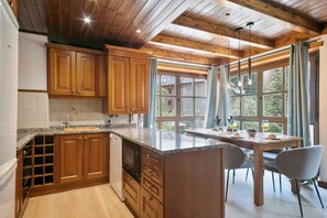 Fridge, microwave, oven, dishwasher - Luderna - Apartamento Val de Ruda B21 Blanhiblar (Baqueira)