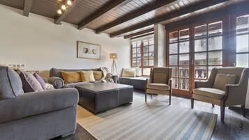 Televisor i llar de foc