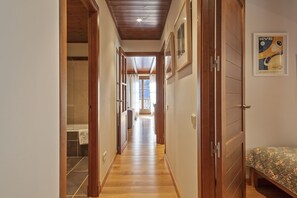 3 Schlafzimmer, Schreibtisch, Bügeleisen/Bügelbrett, Internetzugang