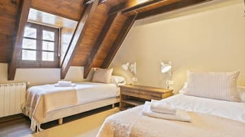 4 slaapkamers, een strijkplank/strijkijzer, internet, beddengoed