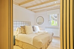 3 室のベッドルーム、アイロン / アイロン台、WiFi、ベッドシーツ