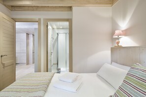 3 slaapkamers, een strijkplank/strijkijzer, wifi, beddengoed