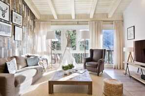 Una Smart TV, una chimenea