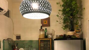 Cookware/dishes/utensils