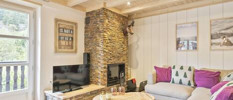 Télévision, cheminée