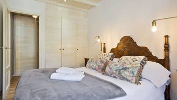 1 bedroom, iron/ironing board, Internet, bed sheets