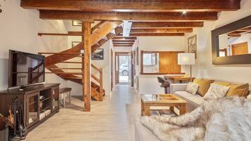 Smart TV, fireplace, DVD player