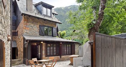 Luderna - Casa con terraza dera Aubeta