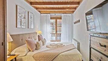 2 habitaciones, tabla de planchar con plancha, internet y ropa de cama