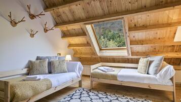 4 dormitorios, tabla de planchar con plancha, Internet y ropa de cama