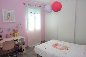 2 habitaciones, tabla de planchar con plancha y wifi gratis 