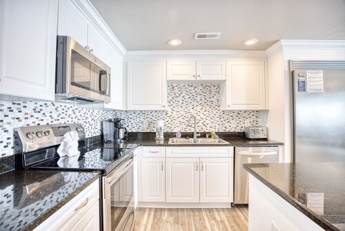 PierWatch I 103 | Oceanfront Six Bedroom Condo