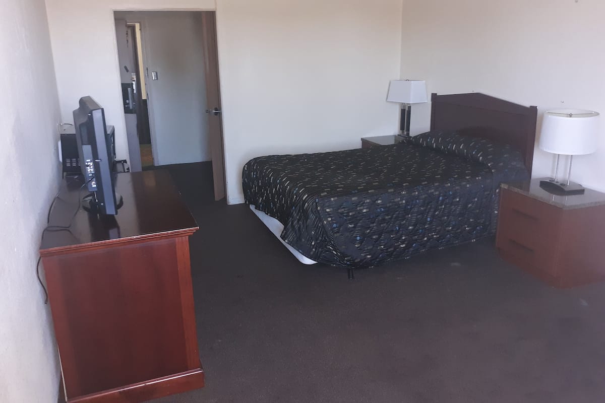 Basic Double Room | WiFi (free)