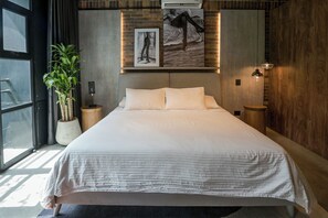 1 habitación, tabla de planchar con plancha, wifi gratis y ropa de cama