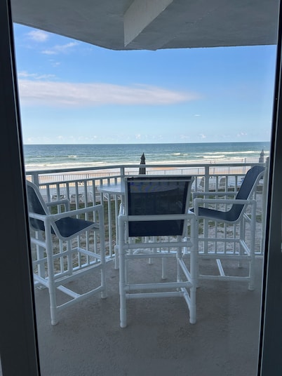 Direct Oceanfront Ground Floor 3BR/3BA At White Surf Daytona Shores