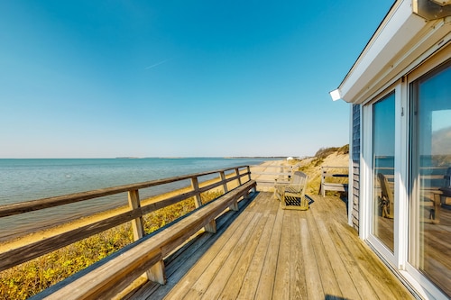 Oceanfront home with great views, deck, grill & beach access - dog-friendly