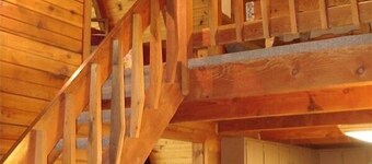 Spacious Mountain Cabin in Gated Community