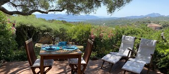 DOMUS OLIVARUM-Costa Smeralda  NEW! 7 guest, 3 room, 2 bathroom, 2 PK, Wifi A/C 