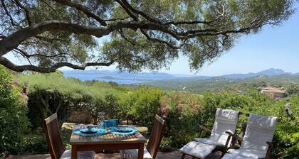 DOMUS OLIVARUM-Costa Smeralda NEW! 7 guest, 3 room, 2 bathroom, 2 PK, Wifi A/C