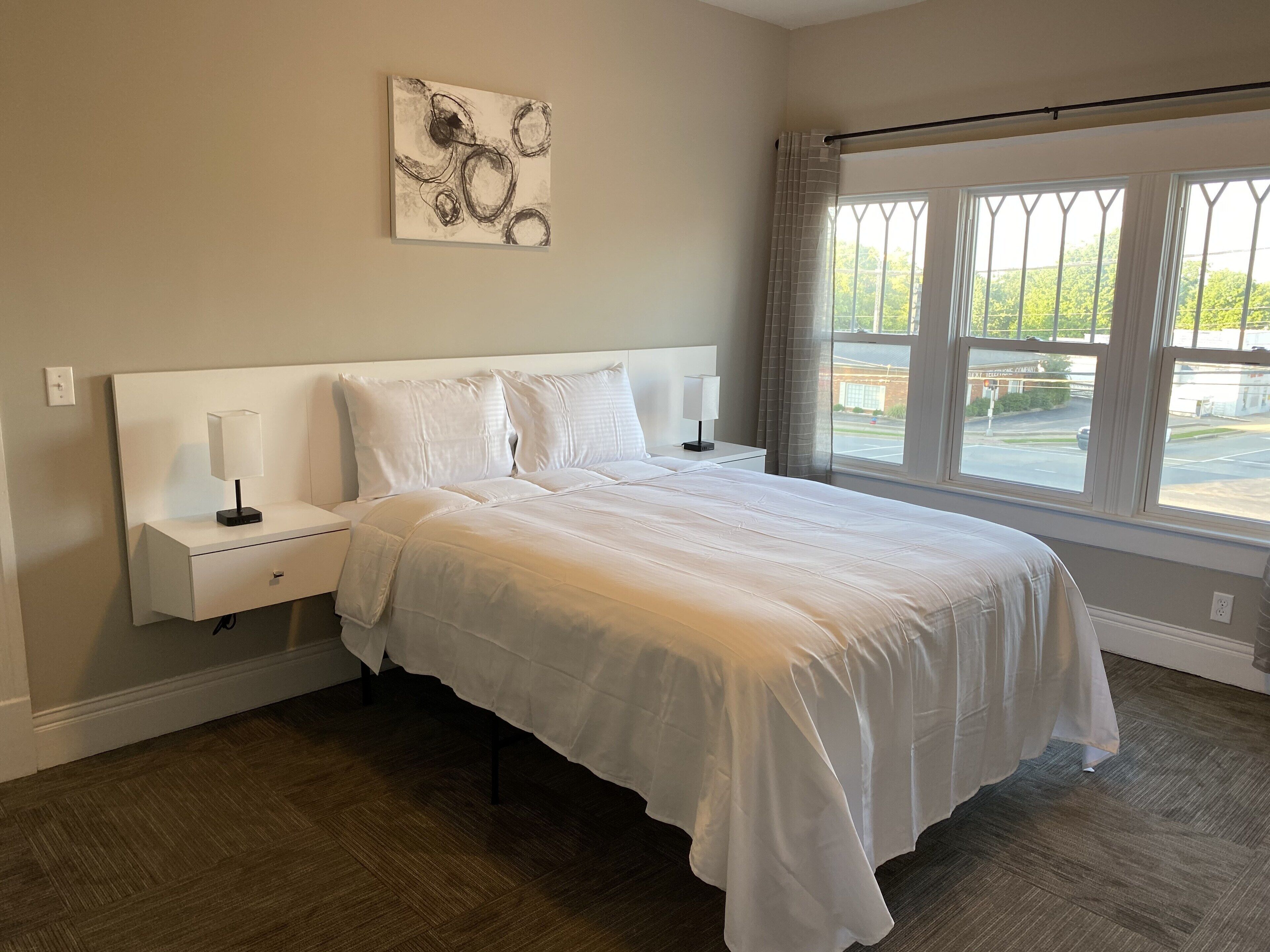 Businesshuone, 1 keskisuuri parisänky, tupakointi kielletty | Memory foam -patjalliset sängyt, yksilöllisesti sisustettu