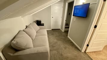 Family Room, 2 Queen Beds, Non Smoking | Living area