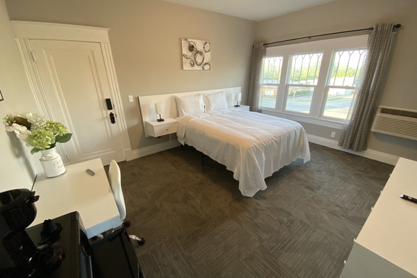 Business Room, 1 Queen Bed, Non Smoking