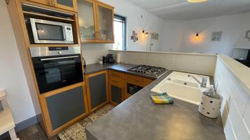 Fridge, oven, dishwasher, toaster