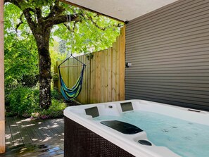 Bain à remous extérieur