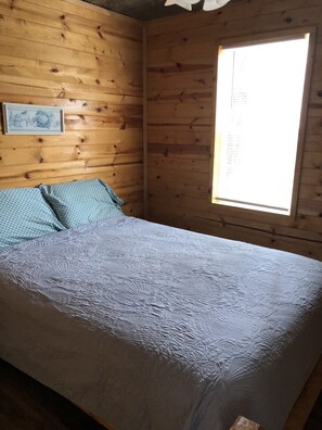 2 chambres, fer et planche à repasser, literie fournie