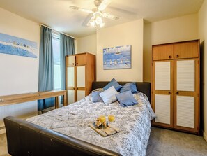 Free WiFi, bed sheets