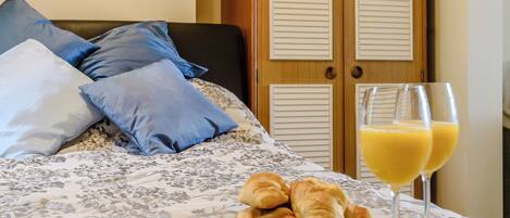 Free WiFi, bed sheets