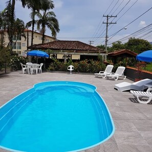 Outdoor pool - Chalés Portal do Sol (Ubatuba)