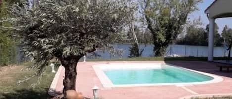Piscine extérieure, piscine chauffée