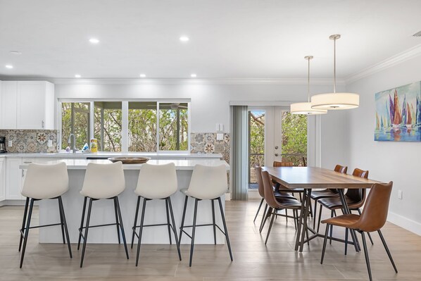 Dining - New Owner fresh design and new furnishings throughout! (Sanibel)