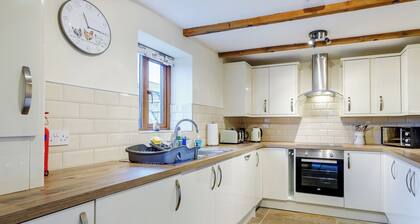 2 bedroom accommodation in Clay Cross