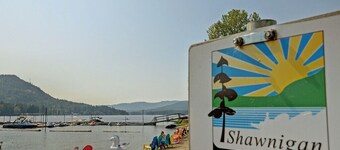 Shawnigan Lake Beach Resort 2 Bedroom Beachfront Condo!