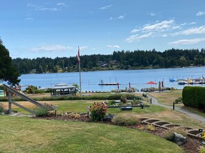 Property grounds - Shawnigan Lake Beach Resort 2 Bedroom Beachfront Condo! (Shawnigan Lake)